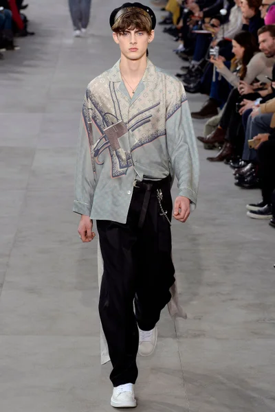 Look 17